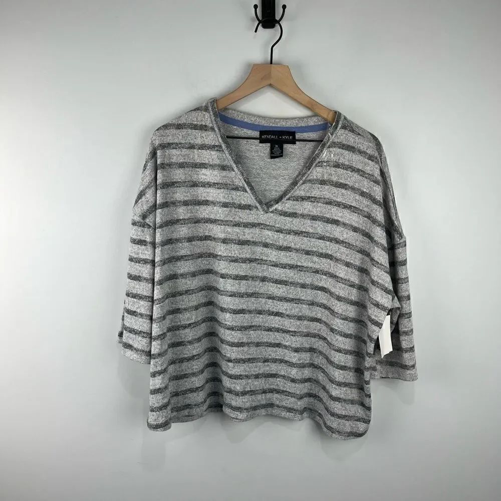 Kendall + Kylie Grey Striped Oversized Cropped Soft V Neck Sweater XL NWT